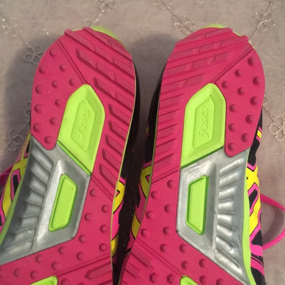 Asics running shoes NWOT - Picture 5 of 7